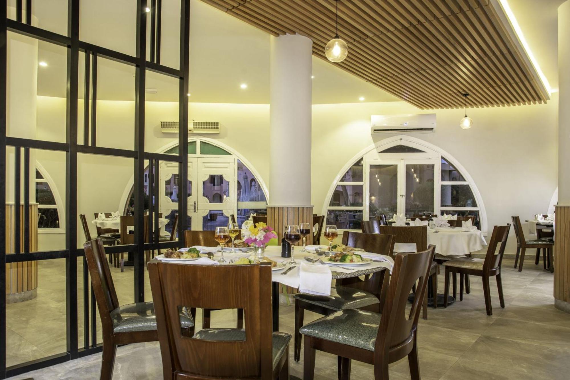 Rezort Three Corners Rihana 4*